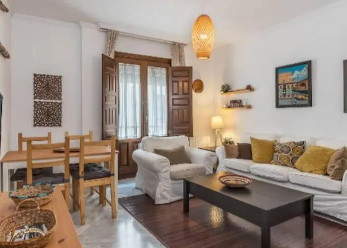 La Casa De Lucy Granada